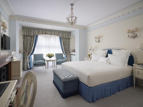 Superior King Room 