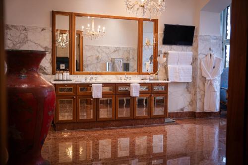 Royal Suite with Panoramic View and Private Terrace