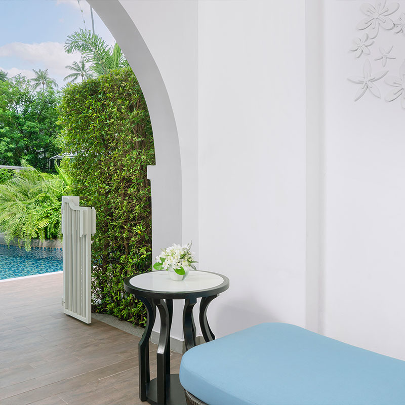 Premium Poolside Room