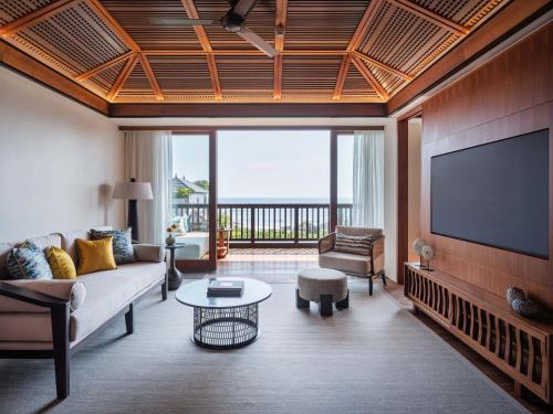 One-Bedroom King Suite with Ocean View