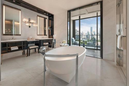 Marigold King Suite with Balcony and Park View