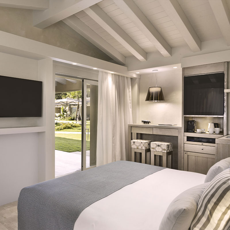1 King Bed Deluxe Laguna View
