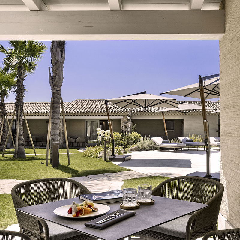 1 King Bed Deluxe Laguna View
