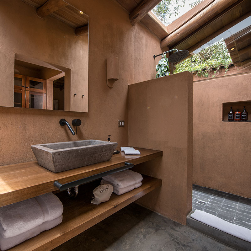Villa King or Twin Beds