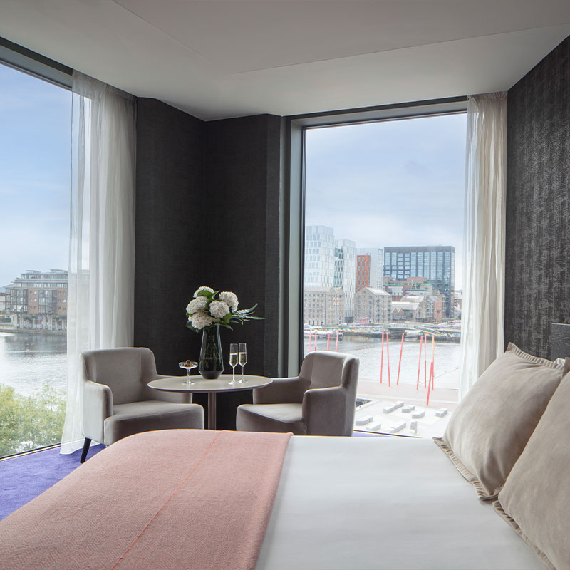 Junior Corner Suite King