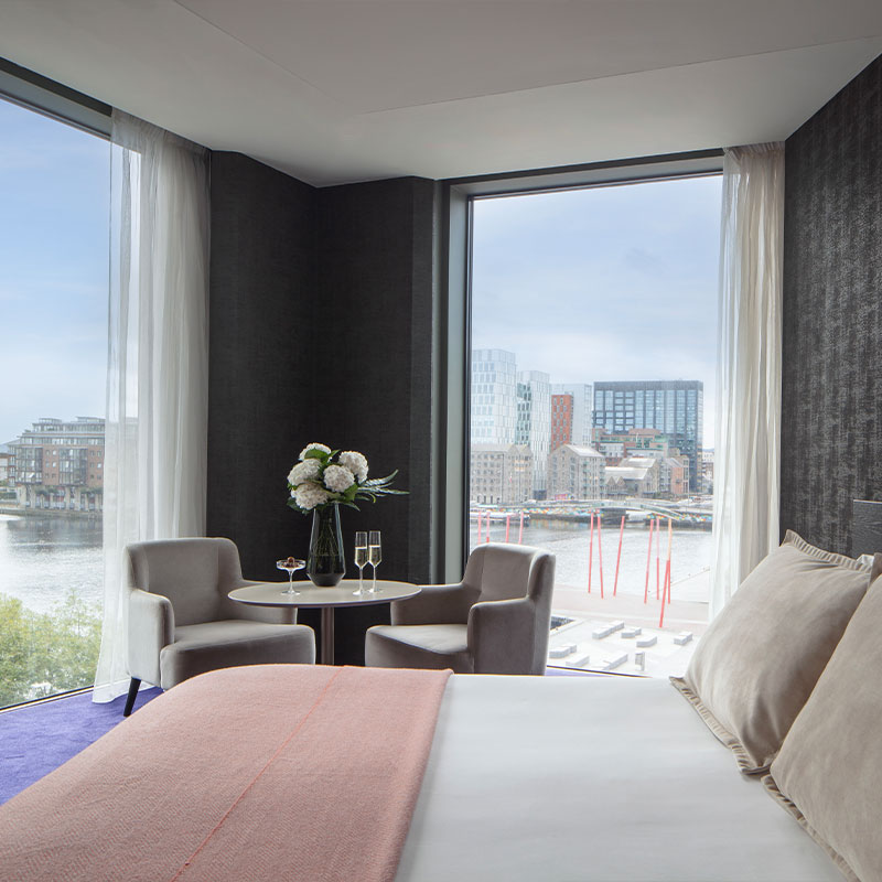 Junior Corner Suite View King