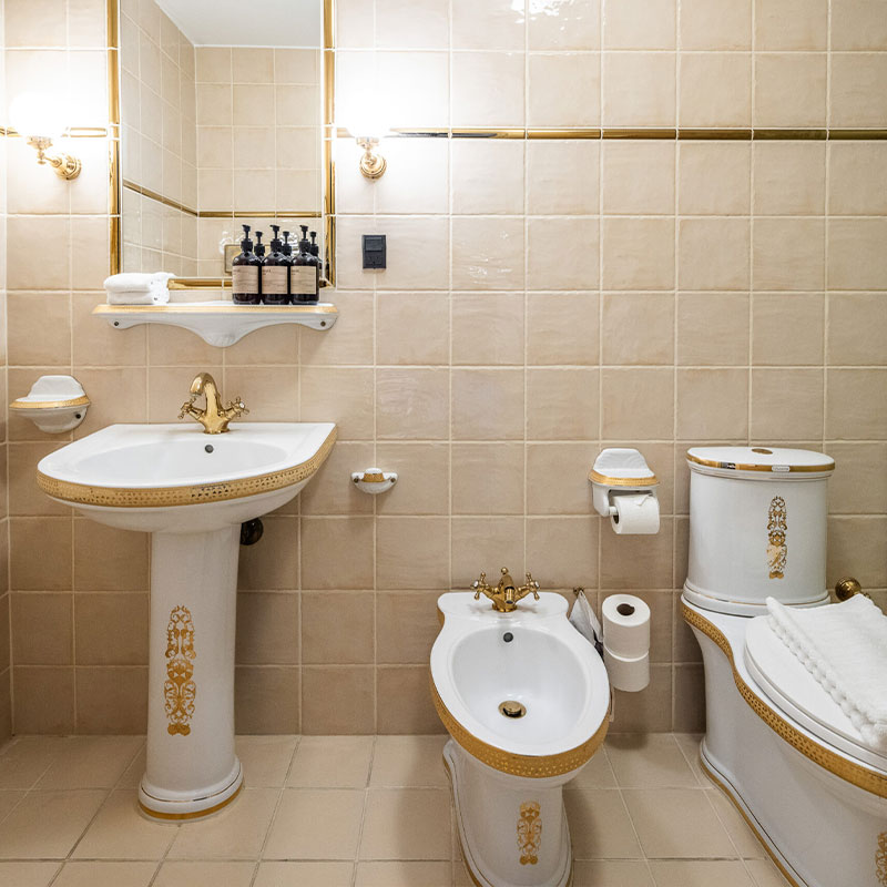 Queen's Single Room