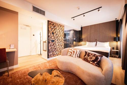 Deluxe Double Room with Shower