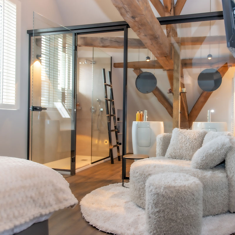 Deluxe Canal View Suite 