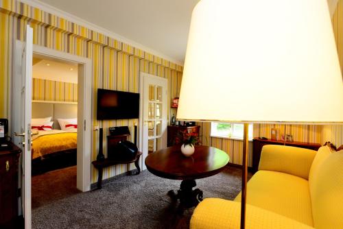 Suite with Mountain View