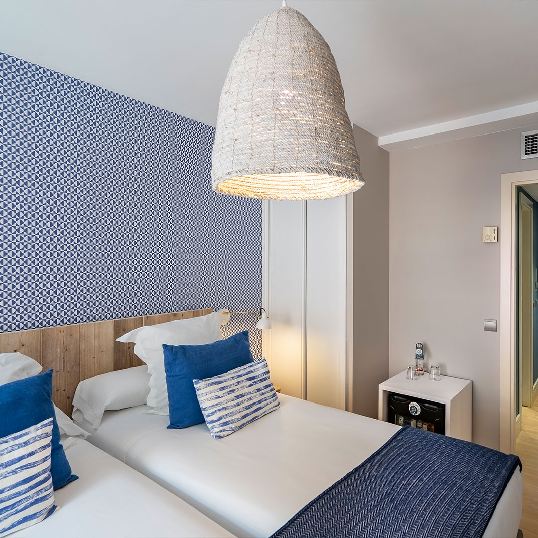 Room with extra bed