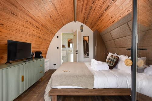 Cosy Hides - Fairy Pools