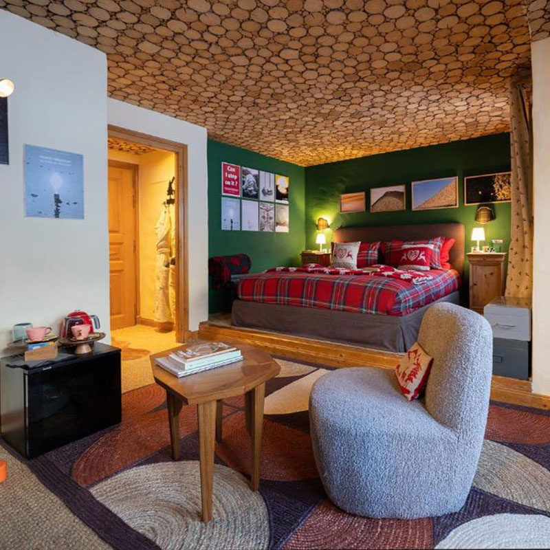 Deluxe Queen Room with Balcony
