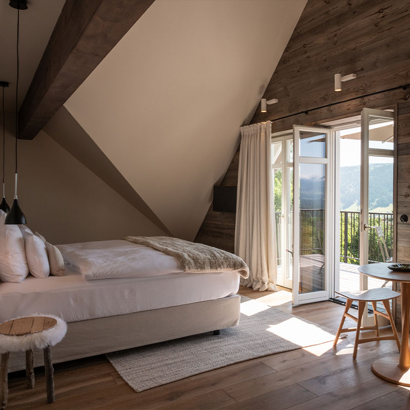 Loge Eight