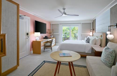 Garden View King, Guest room, 1 King, Sofa bed, (Hearing Accessible)