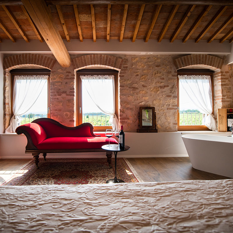 Premiere Suite with Bathtub