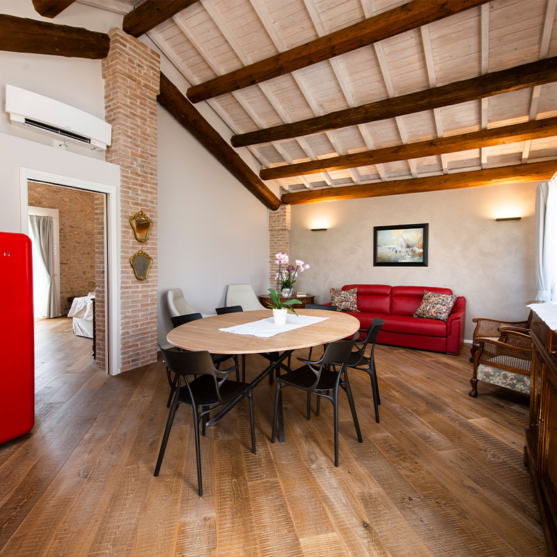 Magari Suite with Tub and Balcony