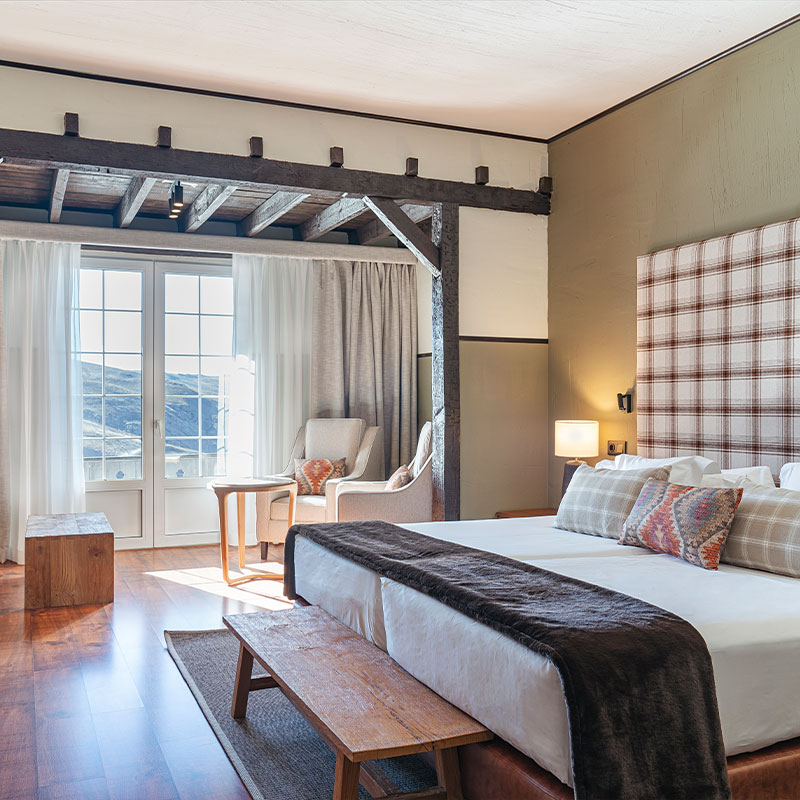 Superior Room Mountain View Triple