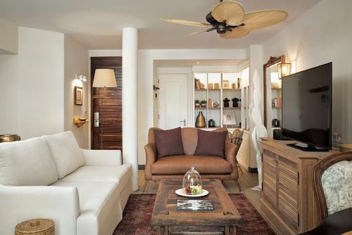 Senior Suite