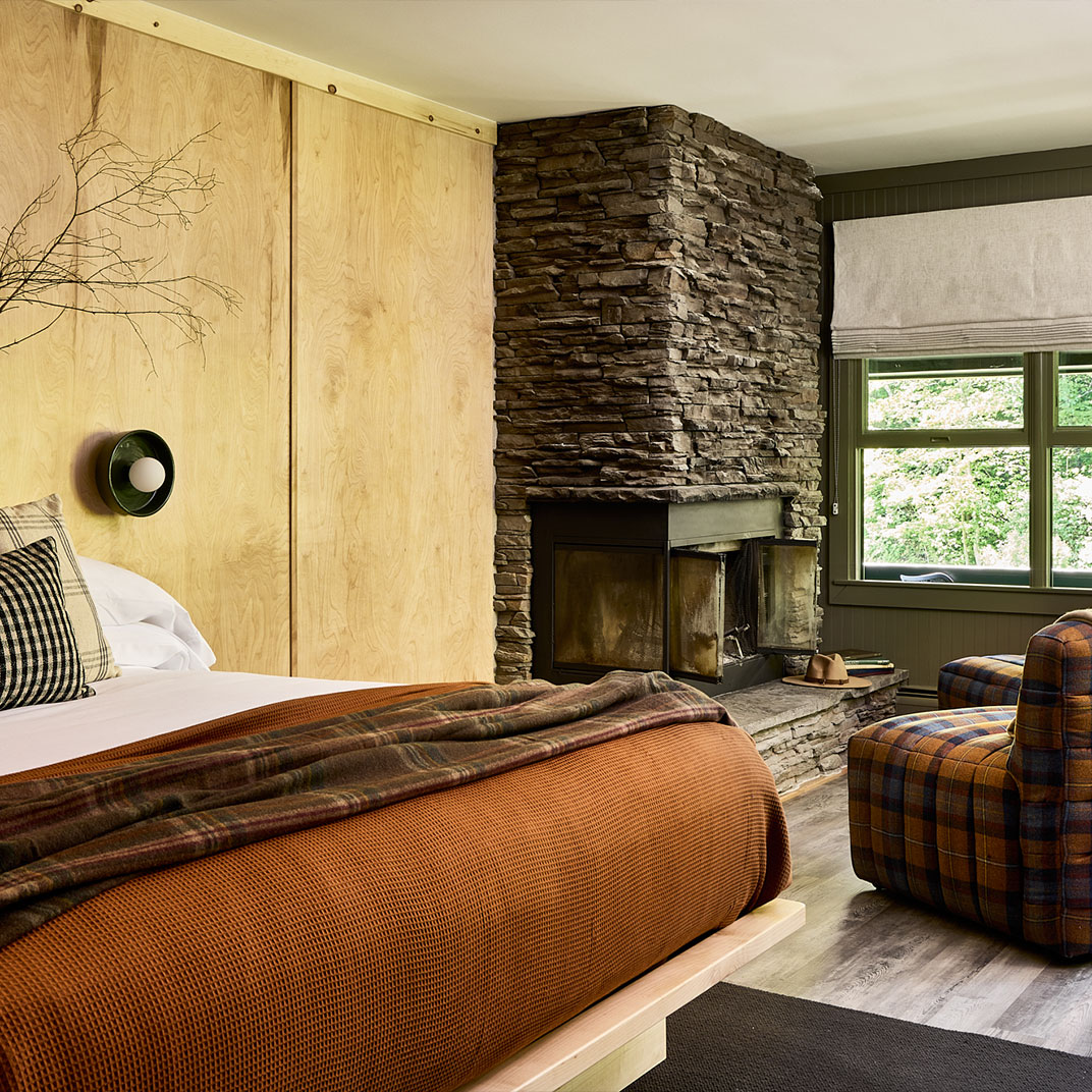 King Junior Suite w/ Balcony
