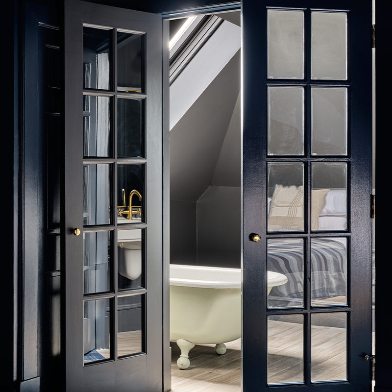 room_title_loft-one-bedroom-suitet