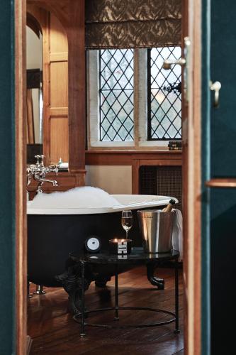 Deluxe King Suite