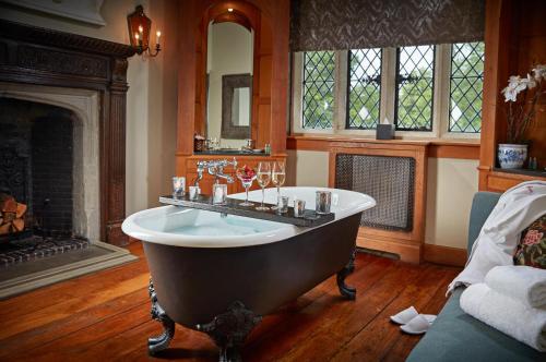 Deluxe King Suite