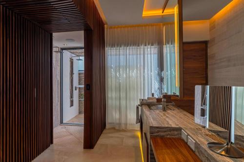 Queen Room with Terrace, Ocean View and Plunge Pool