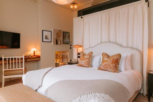 Deluxe Double Room with Balcony and Sea View
