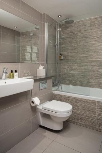 Deluxe King Suite