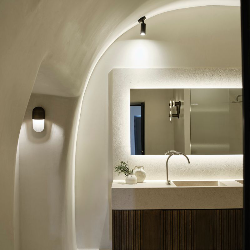 Deluxe Suite with indoor Hot tub