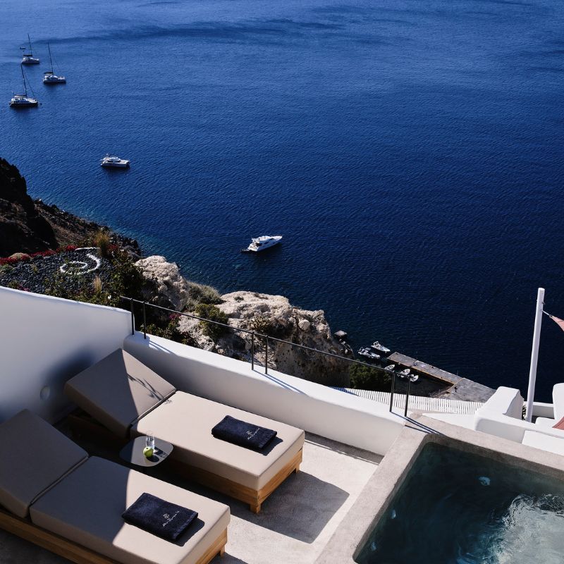 Deluxe Suite with outdoor hot tub