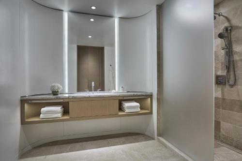 Premier Cityscape King Room 