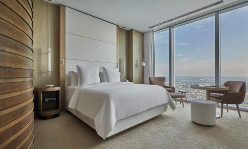 Accessible Grand Landmark King Room