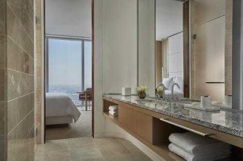 Grand Landmark King Room
