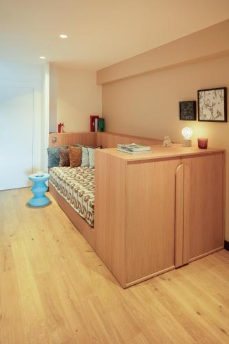 Two-Bedroom Apartment with Lake View