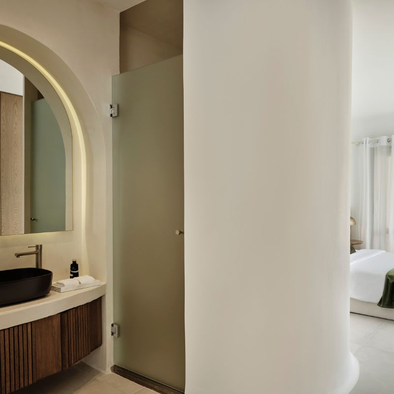 Exclusive Suite with Infinity Pool