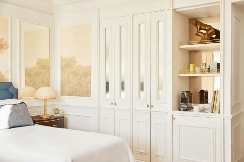 Premium Twin Room with Street View