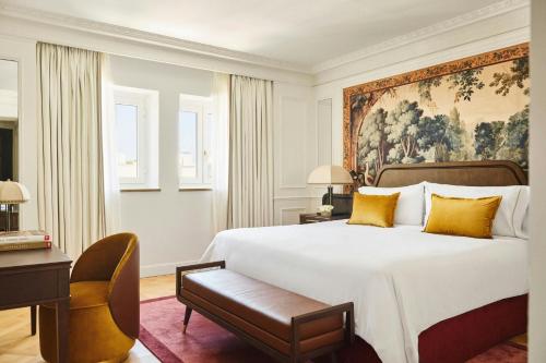 One-Bedroom Cortes King Suite with Parliament View