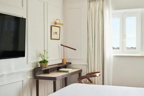 One-Bedroom Palace King Suite