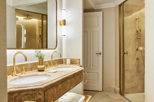 One-Bedroom Palace King Suite