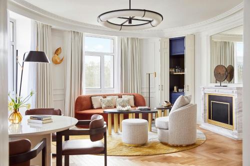 One-Bedroom Neptuno King Suite