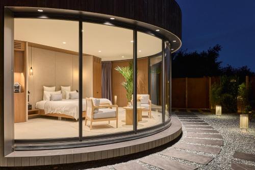 Suite with Hot Tub