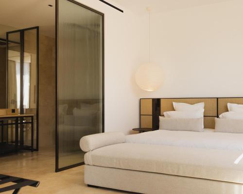 Bachelor Suite