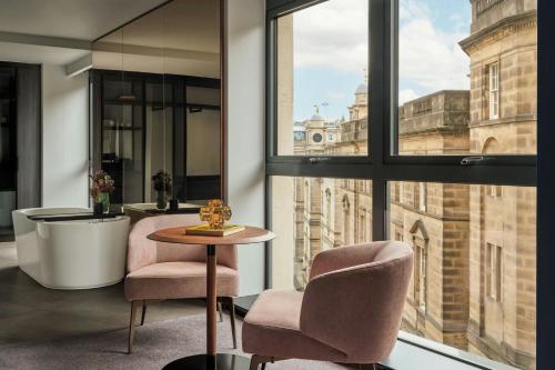 King Studio Suite
