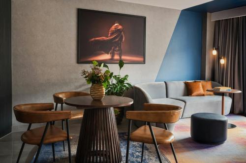Deluxe King Suite