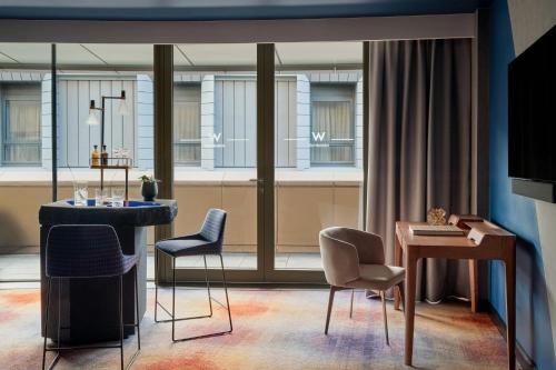 Deluxe King Suite