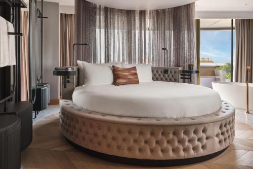 W Suite with City View