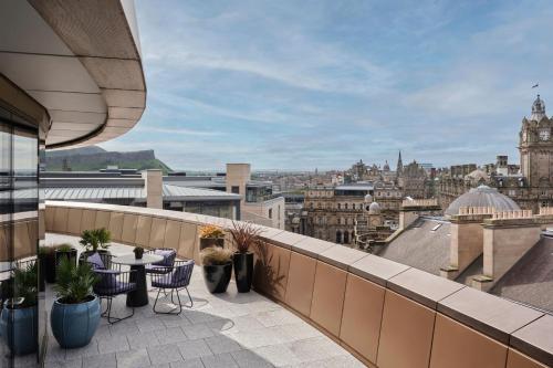 Penthouse with City View