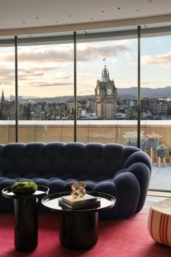 Penthouse with City View